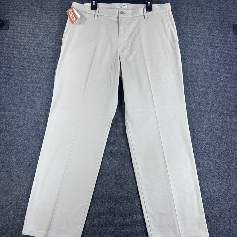 Dockers Khaki Pants Mens 38x31 W38 L31 Beige Signature Classic Fit Stretch NWT